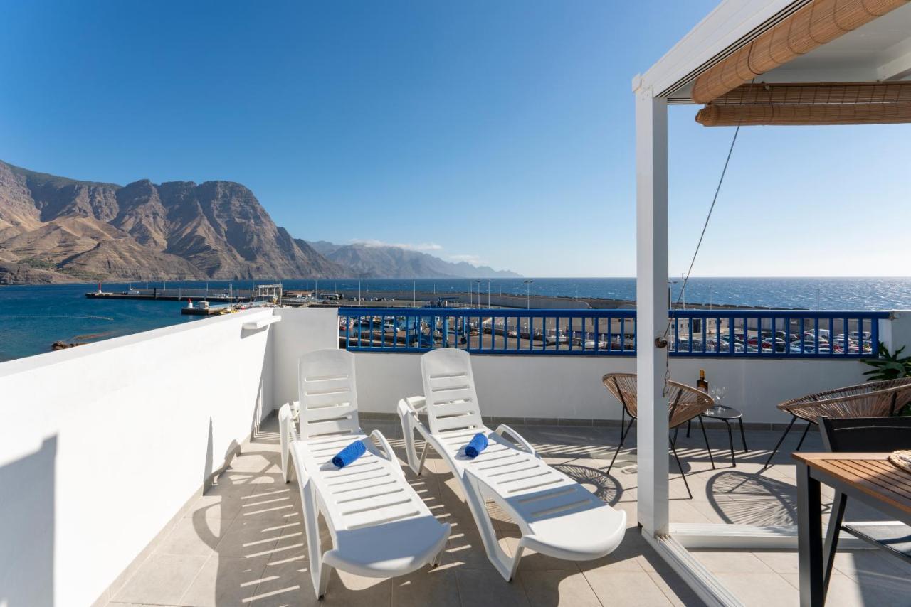 White&blue Rooftop * Agaete (Gran Canaria)